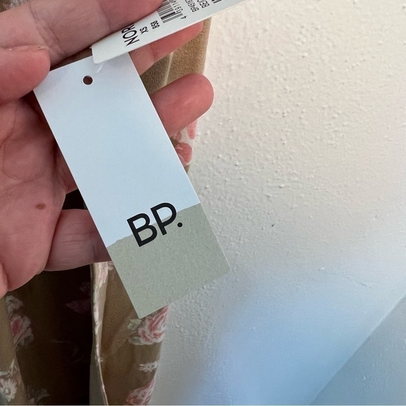 BP Sleeveless Knit Dress in Beige Anna Floral - Picture 9 of 10